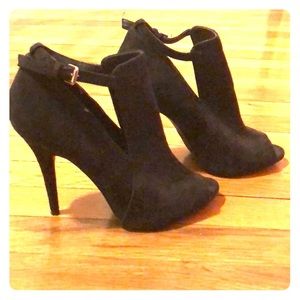 Black peep-toe heels
